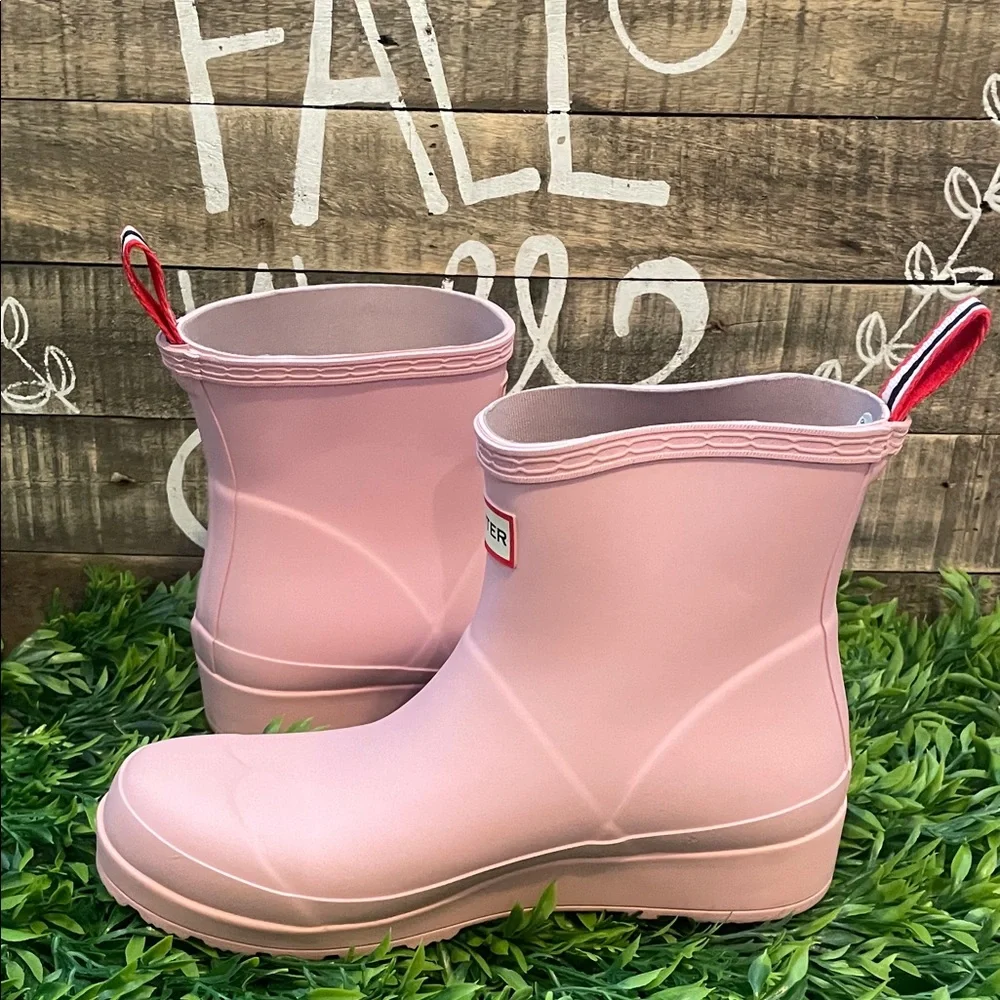 New Hunter Women’s Play Short Azalea Pink Rain Boots - Picture 5 of 9